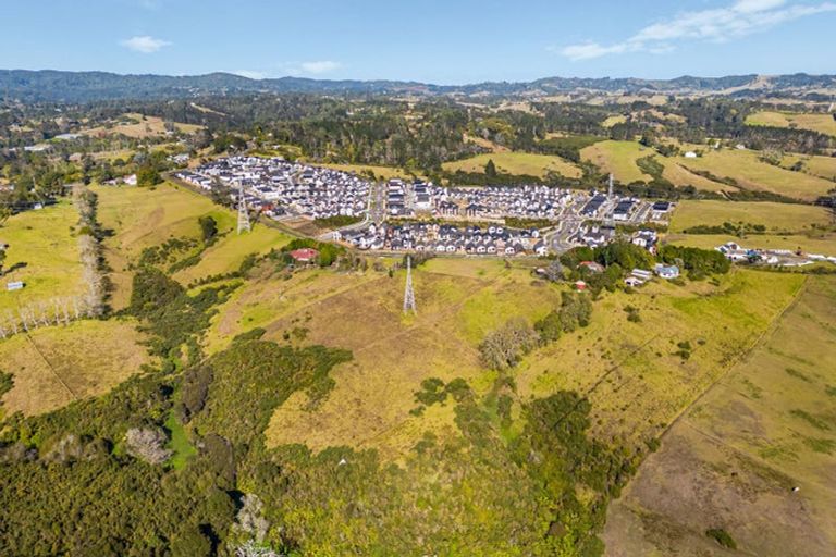 Photo of property in 23 Red Hills Road, Massey, Auckland, 0614