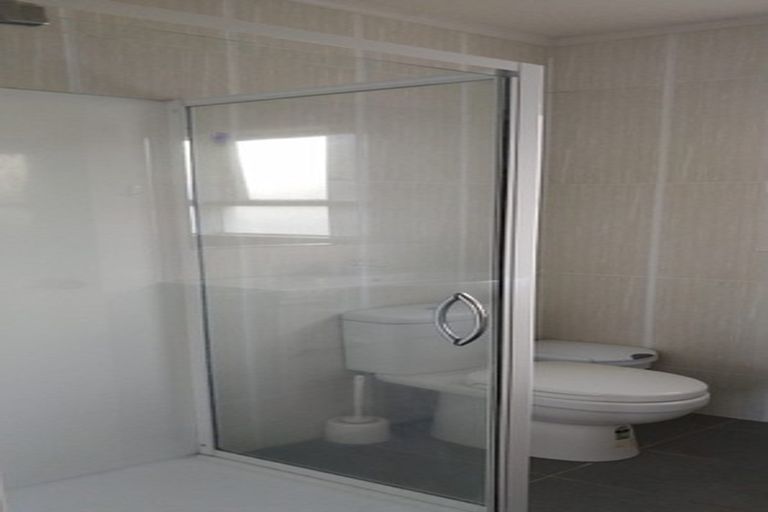 Photo of property in 14 Woodstock Road, Forrest Hill, Auckland, 0620