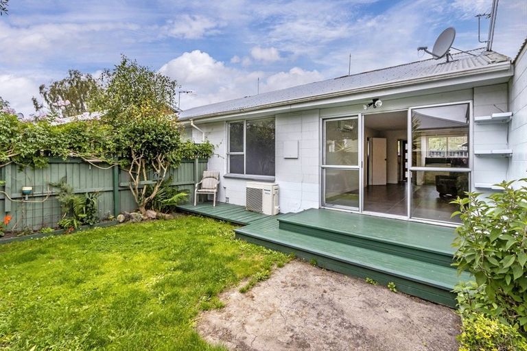 Photo of property in 4/324 Ferry Road, Waltham, Christchurch, 8011