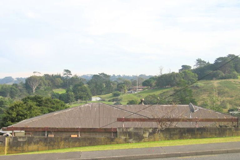 Photo of property in 1/196 Don Buck Road, Massey, Auckland, 0614