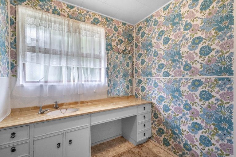 Photo of property in 3 Mcvicar Street, Tuatapere, 9620