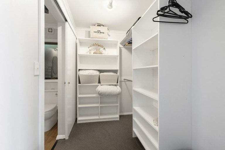 Photo of property in 493 Karaka Bay Road, Karaka Bays, Wellington, 6022