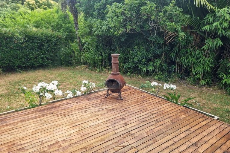 Photo of property in 1/24 Liston Crescent, Cockle Bay, Auckland, 2014