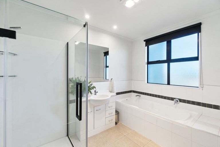 Photo of property in 54 Cairns Crescent, Rototuna, Hamilton, 3210