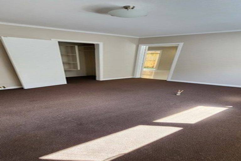 Photo of property in 134 East Coast Road, Forrest Hill, Auckland, 0620