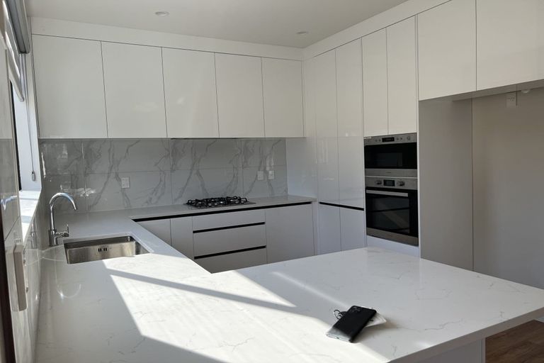 Photo of property in 2 Mariri Road, Kelburn, Wellington, 6012