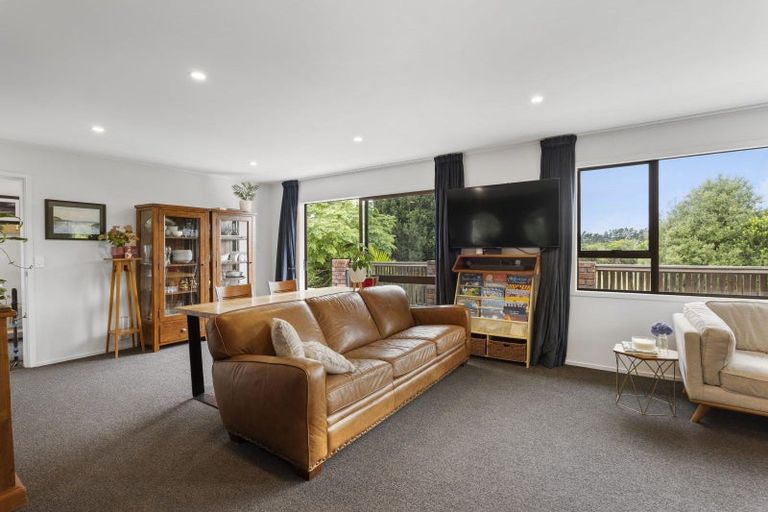 Photo of property in 8 Clearview Road, Lepperton, New Plymouth, 4373