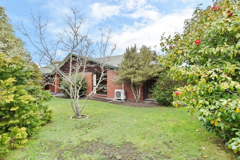 Photo of property in 11 Lakewood Drive, Burwood, Christchurch, 8083