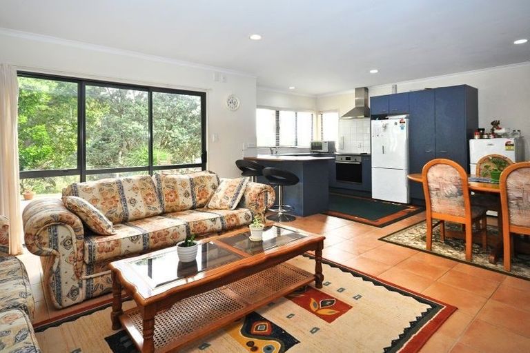 Photo of property in 27c Challinor Street, Pakuranga, Auckland, 2010