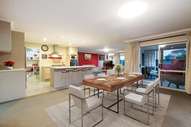 Photo of property in 6 Saratoga Court, Papamoa Beach, Papamoa, 3118