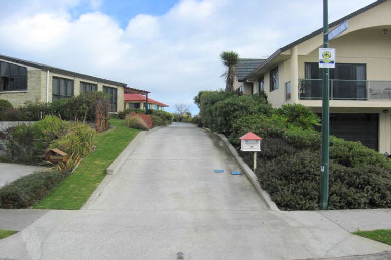 Photo of property in 13 Claremont Rise, Levin, 5510