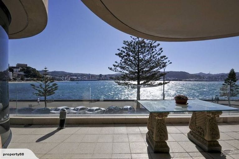 Photo of property in 9/310 Oriental Parade, Oriental Bay, Wellington, 6011
