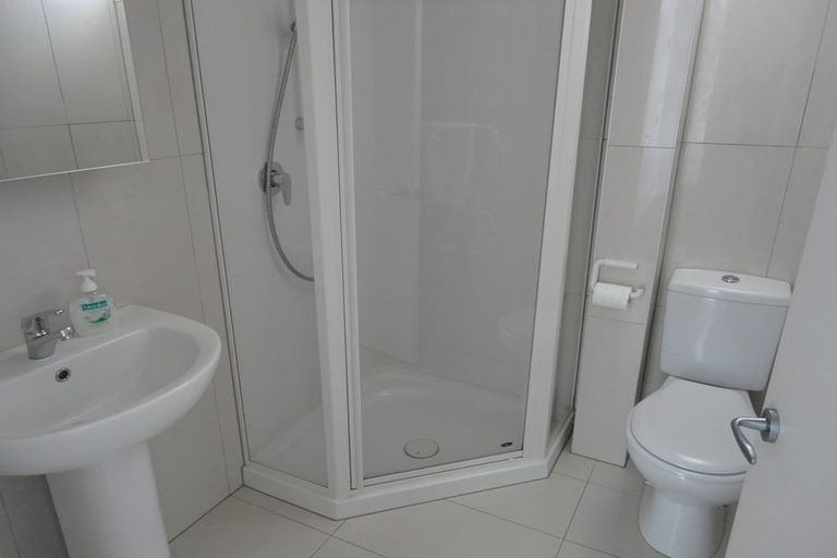 Photo of property in 105 Rongotai Road, Kilbirnie, Wellington, 6022