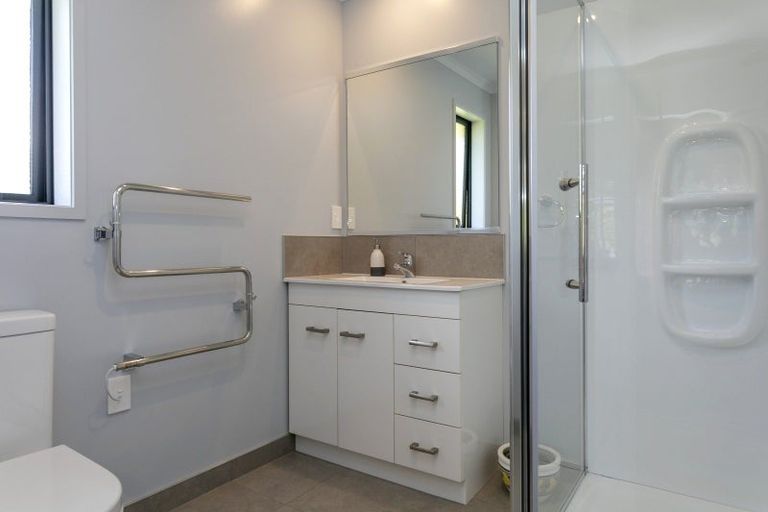 Photo of property in 18 Loch Views Road, Acacia Bay, Taupo, 3385