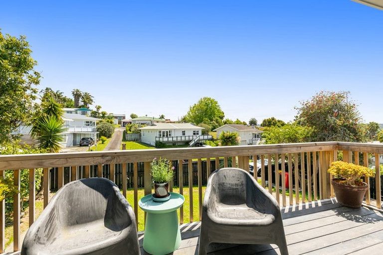 Photo of property in 25 Japonica Drive, Beach Haven, Auckland, 0626