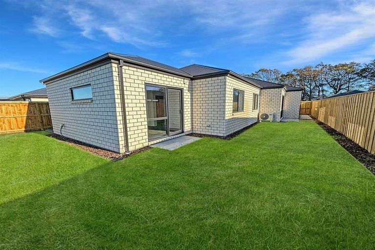 Photo of property in 22 Crossley Avenue, Woodend, 7610