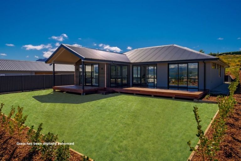 Photo of property in 10 The Heights Avenue, Wanaka, 9305