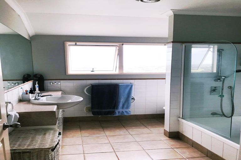 Photo of property in 1201 Whangaparaoa Road, Gulf Harbour, Whangaparaoa, 0930