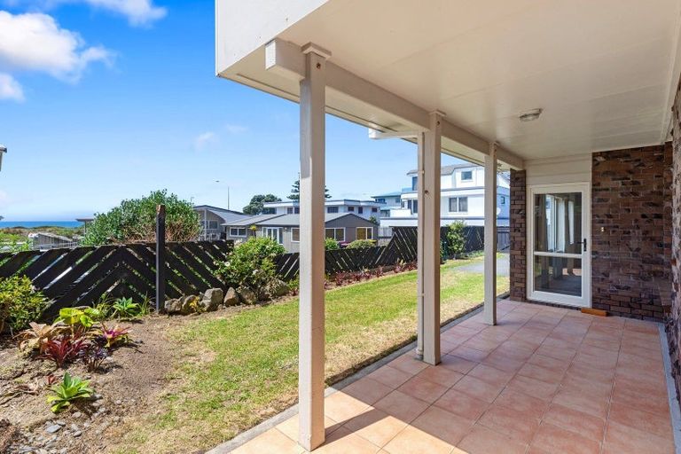 Photo of property in 1/186 Marine Parade, Mount Maunganui, 3116