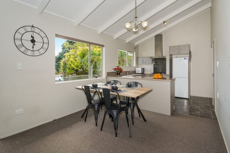 Photo of property in 9 Raupapa Street, Northcote, Auckland, 0627