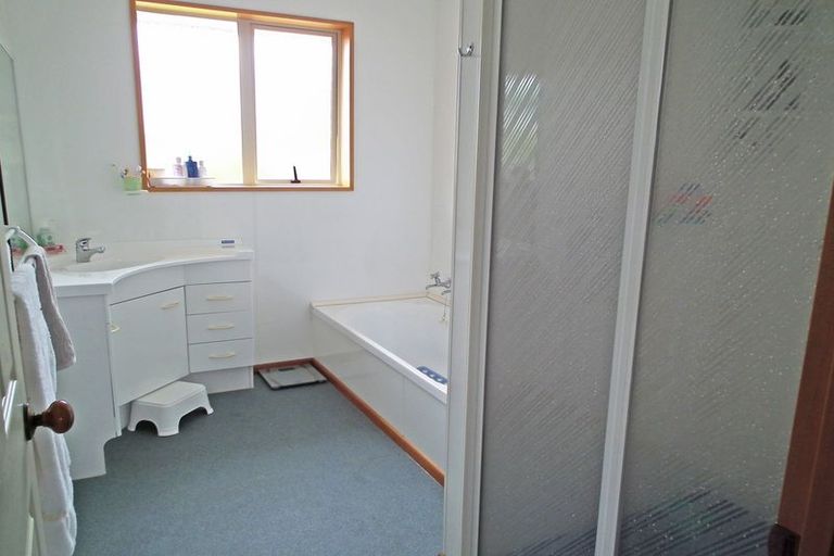 Photo of property in 14 Hannah Place, Holmes Hill, Oamaru, 9401