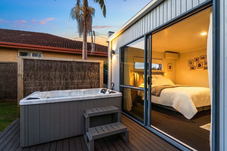 Photo of property in 8 Brixton Road, Manly, Whangaparaoa, 0930