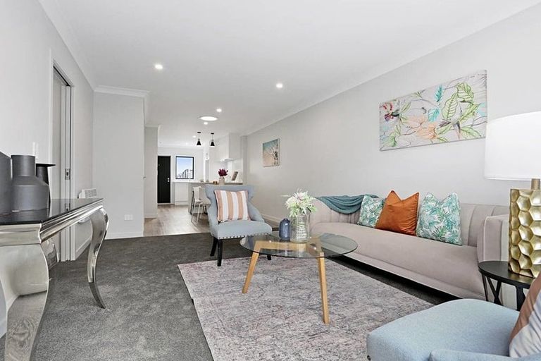 Photo of property in 56 Paretaiuru Crescent, Papakura, 2110