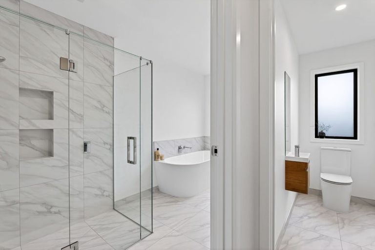 Photo of property in 7 Annie Aranui Drive, Poraiti, 4182