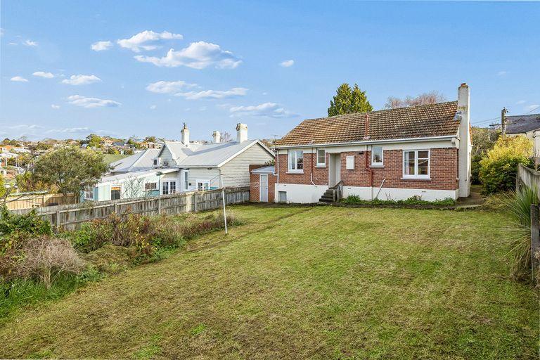 Photo of property in 35 Glenpark Avenue, Mornington, Dunedin, 9011