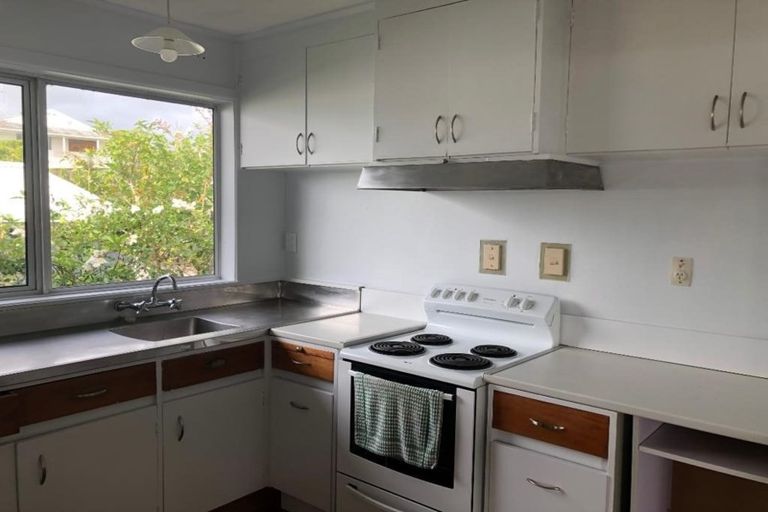 Photo of property in 77 Omokoroa Road, Omokoroa, 3114