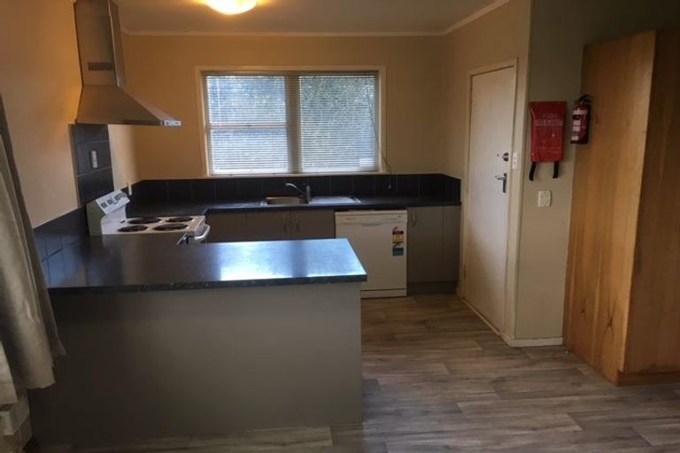 Photo of property in 27 Island View Road, Western Heights, Rotorua, 3015