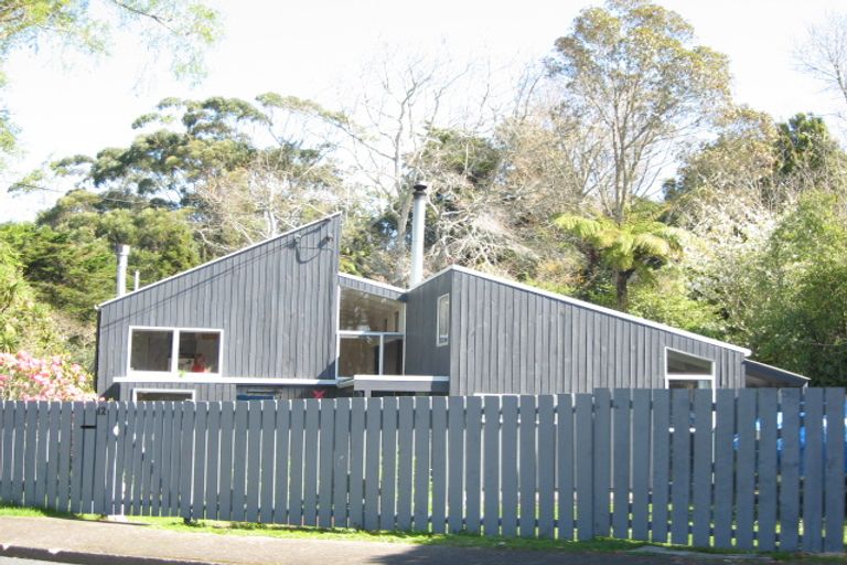 Photo of property in 12 Govett Avenue, Frankleigh Park, New Plymouth, 4310