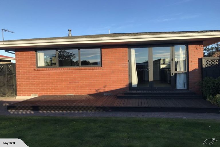 Photo of property in 1/5 Rhyl Place, Bryndwr, Christchurch, 8053