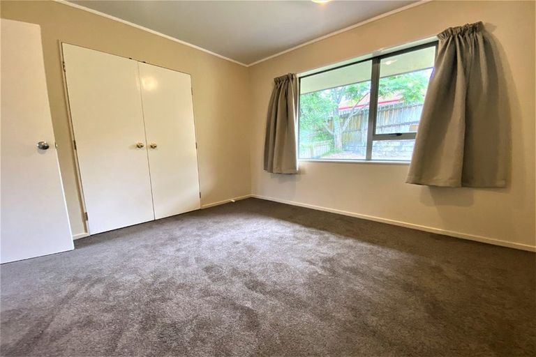 Photo of property in 12 Cretian Crescent, Henderson, Auckland, 0612