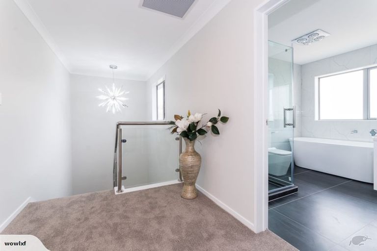 Photo of property in 9 Takurua Terrace, Orewa, 0931