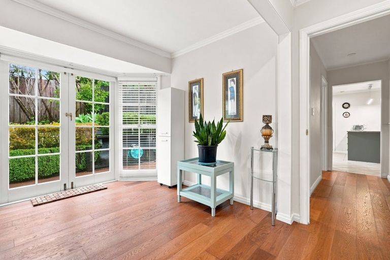 Photo of property in 199 Chelsea View Drive, Chatswood, Auckland, 0626