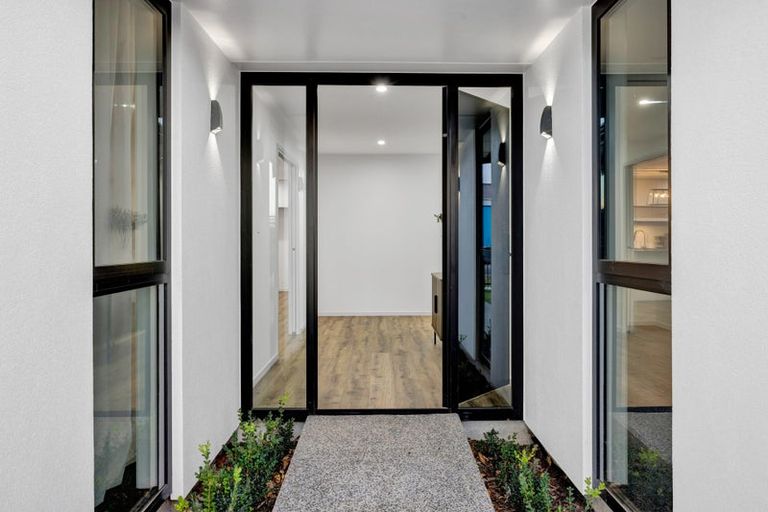 Photo of property in 74 Turuturu Road, Hawera, 4674