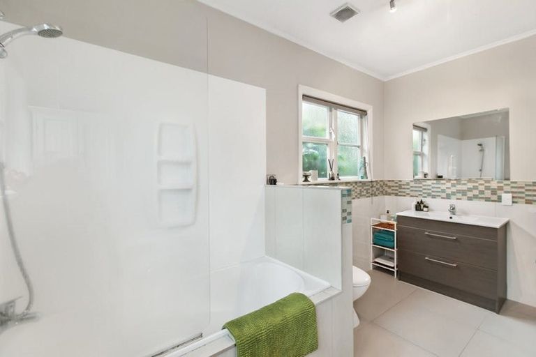 Photo of property in 53 Kurahaupo Street, Orakei, Auckland, 1071