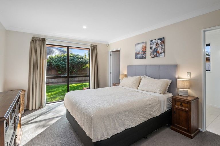 Photo of property in 15 Hideaway Gate, Parklands, Christchurch, 8083