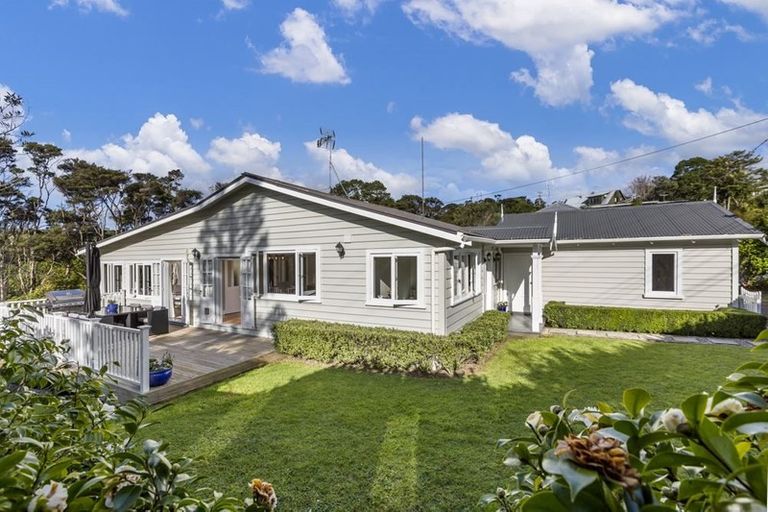 Photo of property in 13 Blacks Road, Greenhithe, Auckland, 0632