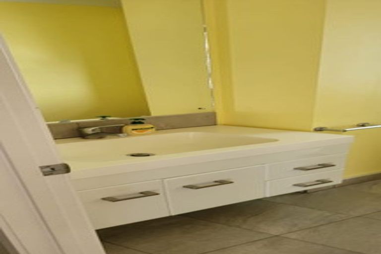 Photo of property in 13 Cooladerry Place, Rosehill, Papakura, 2113