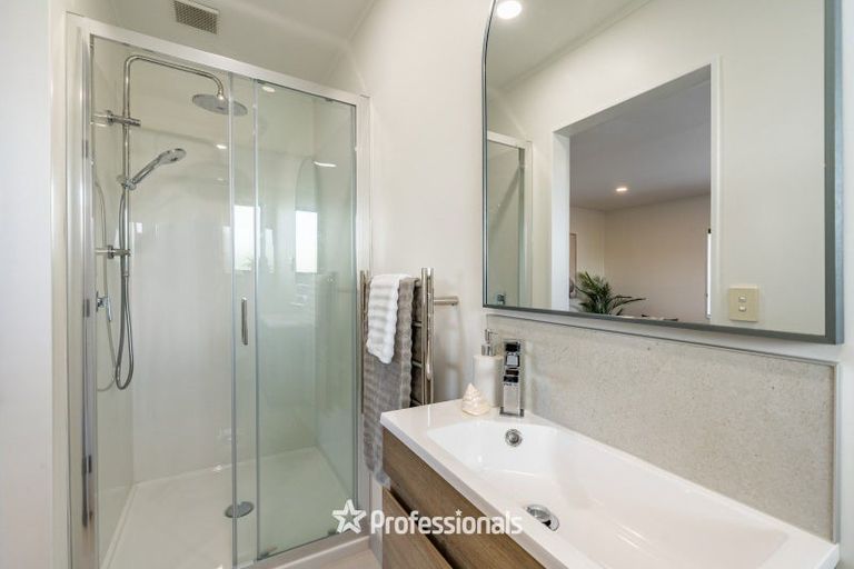 Photo of property in 16 Haast Close, Kelson, Lower Hutt, 5010