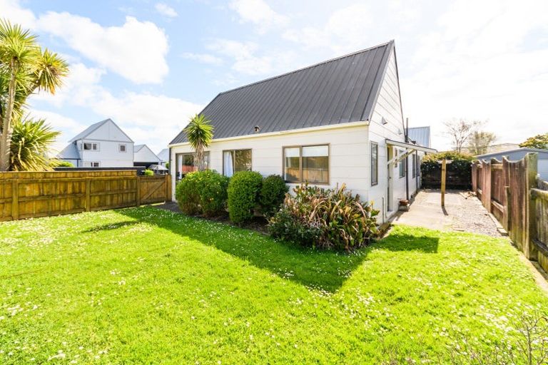 Photo of property in 9 Denver Place, Milson, Palmerston North, 4414
