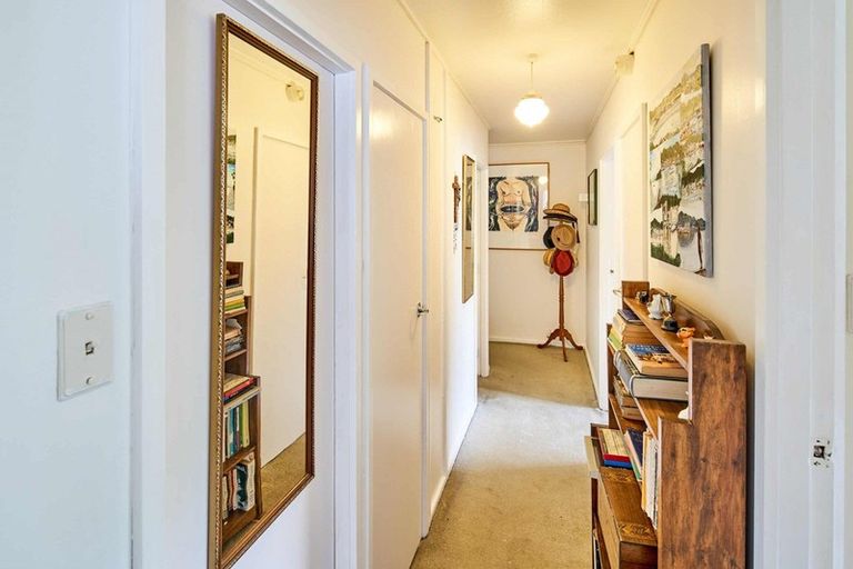 Photo of property in Embassy Court, 72 Brougham Street, Mount Victoria, Wellington, 6011