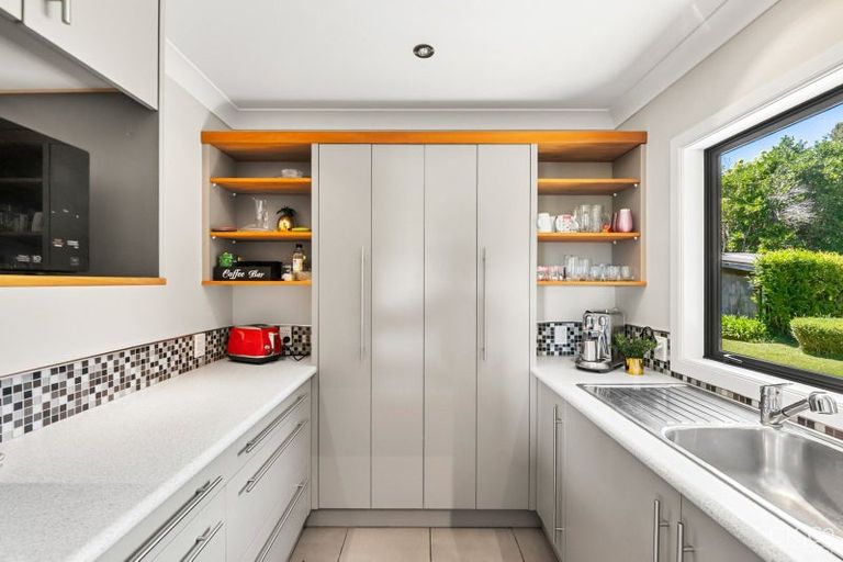 Photo of property in 14 Mount Marua Way, Timberlea, Upper Hutt, 5018