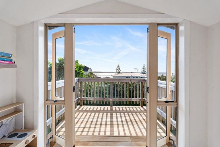 Photo of property in 1358a Whangaparaoa Road, Army Bay, Whangaparaoa, 0930