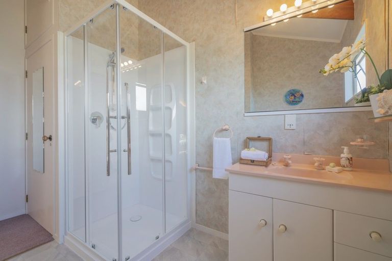 Photo of property in 76 Grange Road, Hahei, Whitianga, 3591