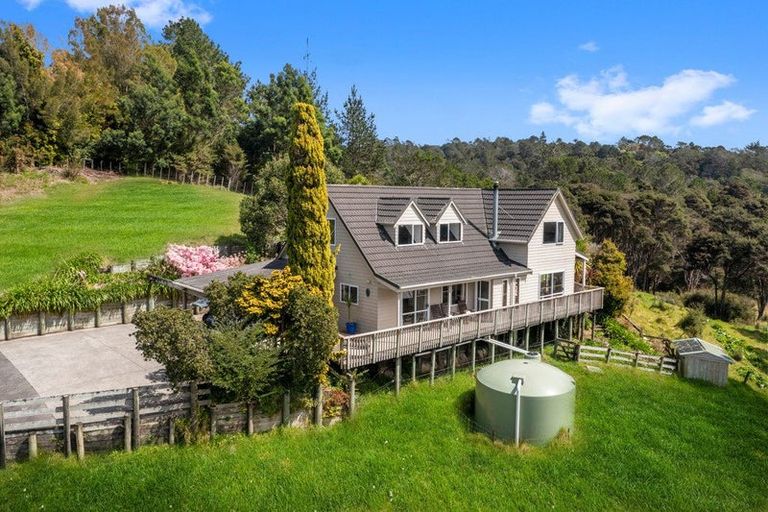 Photo of property in 1180 East Coast Road, Redvale, Albany, 0794