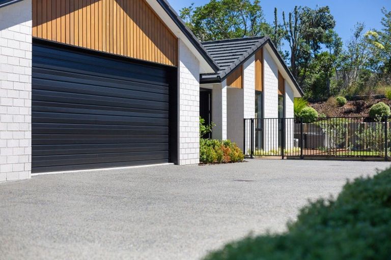 Photo of property in 6 Martingale Drive, Whitby, Porirua, 5024