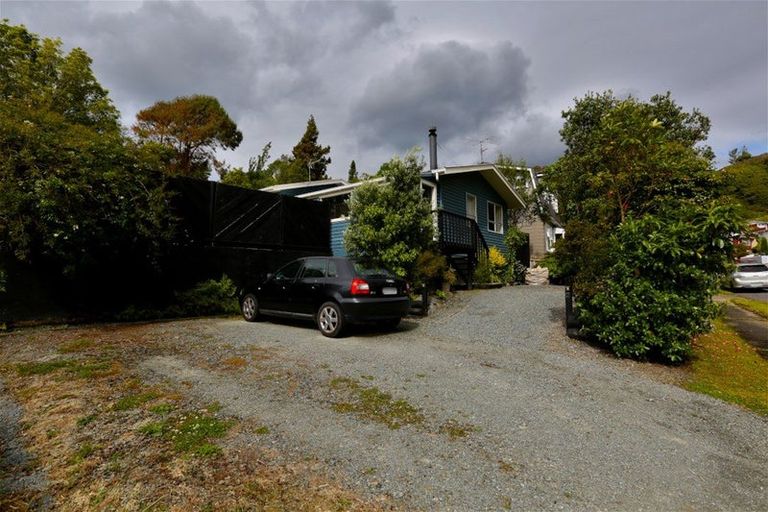Photo of property in 21 Edelweiss Grove, Timberlea, Upper Hutt, 5018
